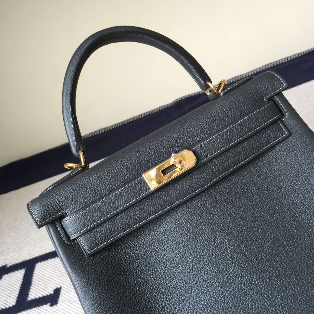 Hand Stitching Hermes Togo Leather Retourne Kelly28cm in Graphite grey