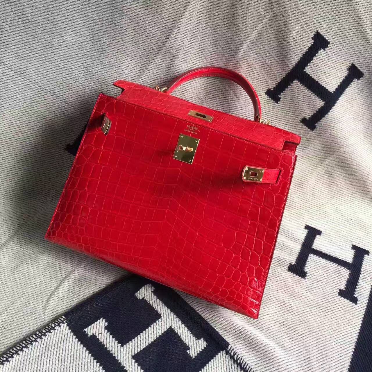 Hand Stitching Hermes Crocodile Shiny Leather Kelly Bag 32CM in CK95 Braise