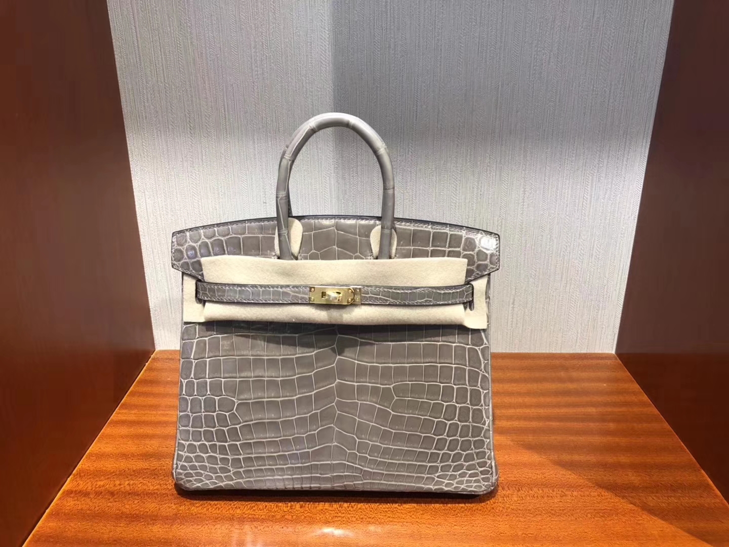 Sale Hermes CK18 Gris Etoupe Shiny Crocodile Birkin Bag25CM Gold Hardware