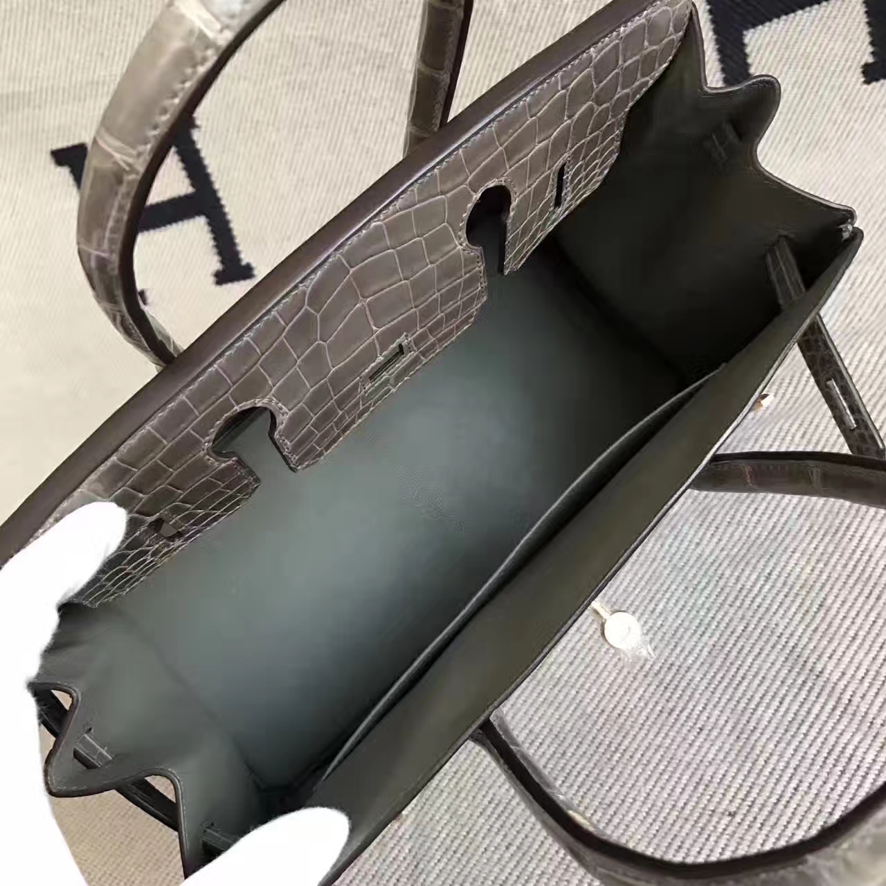 Wholesale Hermes Birkin30cm Handbag in C18 Etoupe Grey Crocodile Shiny Leather