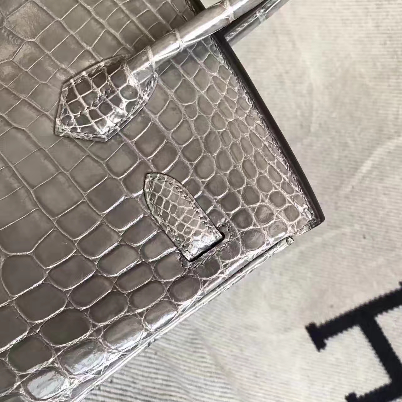 Wholesale Hermes Birkin30cm Handbag in C18 Etoupe Grey Crocodile Shiny Leather