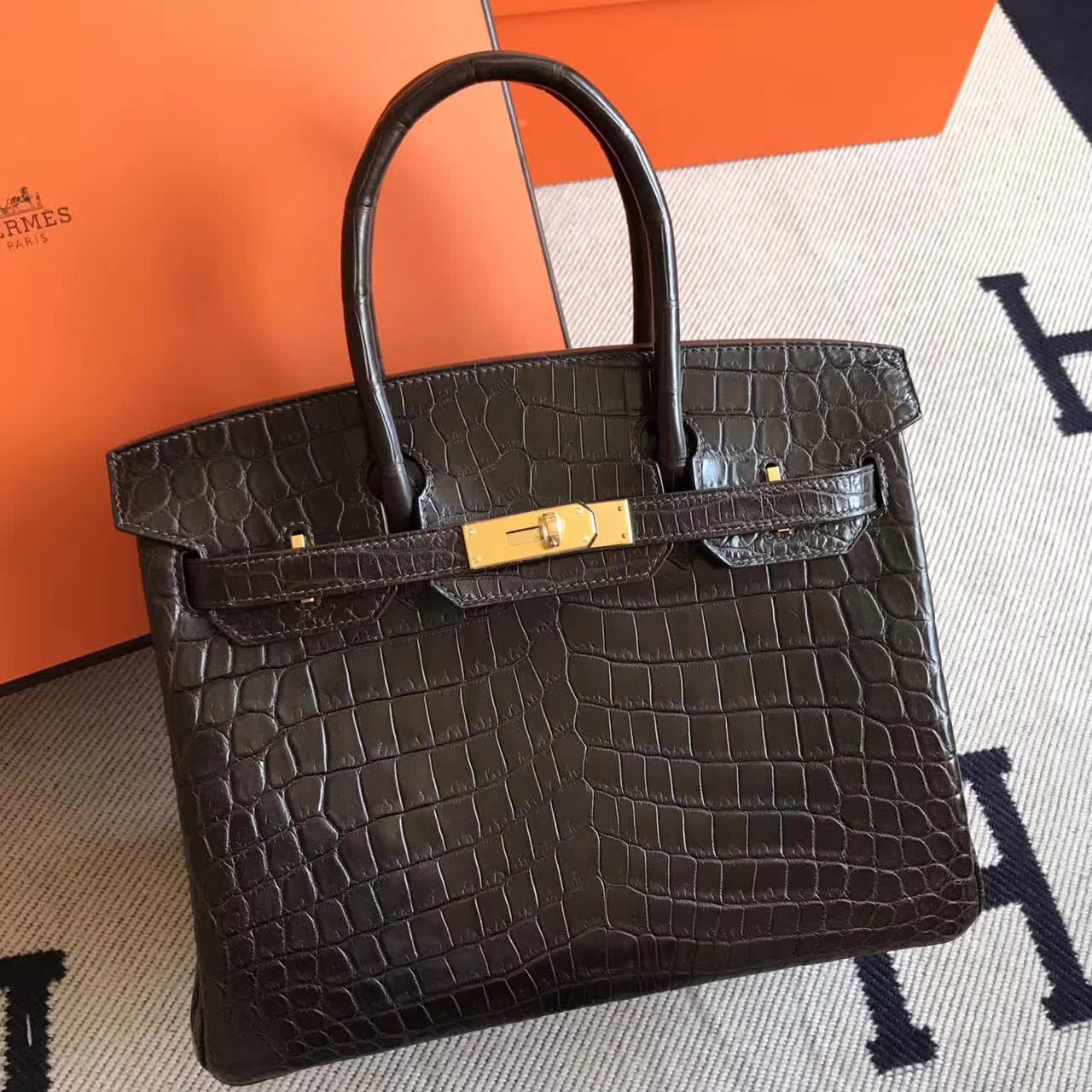Fashion Hermes Crocodile Matt Birkin30cm Handbag in Chocolate Color