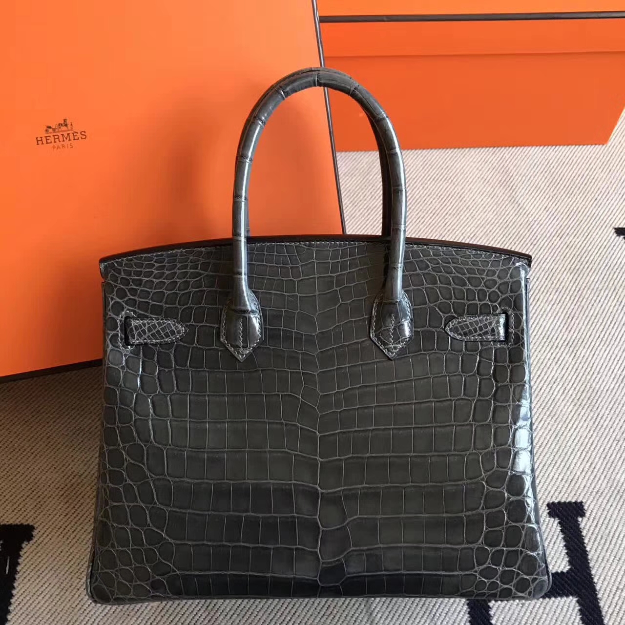 On Sale Hermes Birkin30cm Handbag in Ck88 Graphite Grey Crocodile Shiny Leather