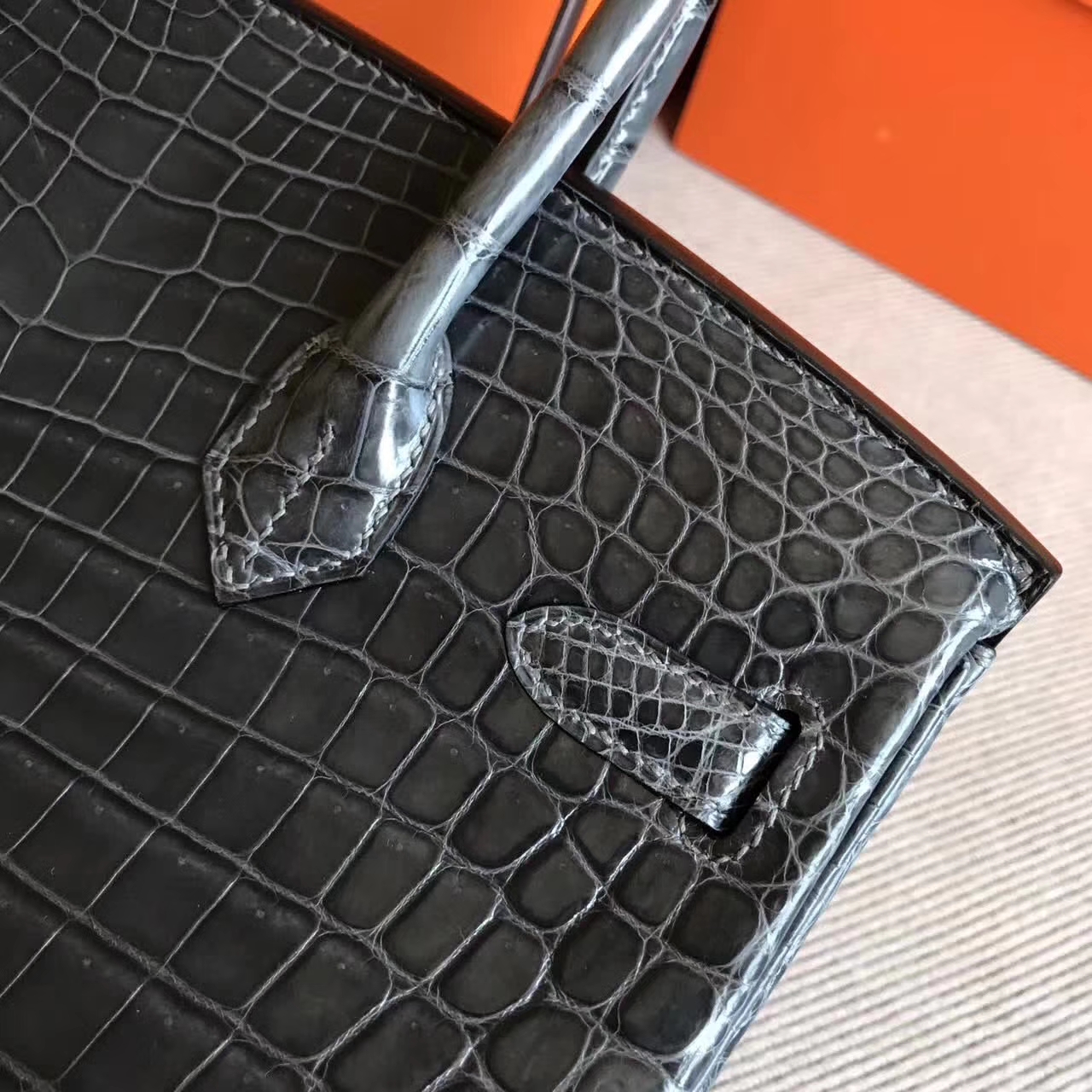 On Sale Hermes Birkin30cm Handbag in Ck88 Graphite Grey Crocodile Shiny Leather