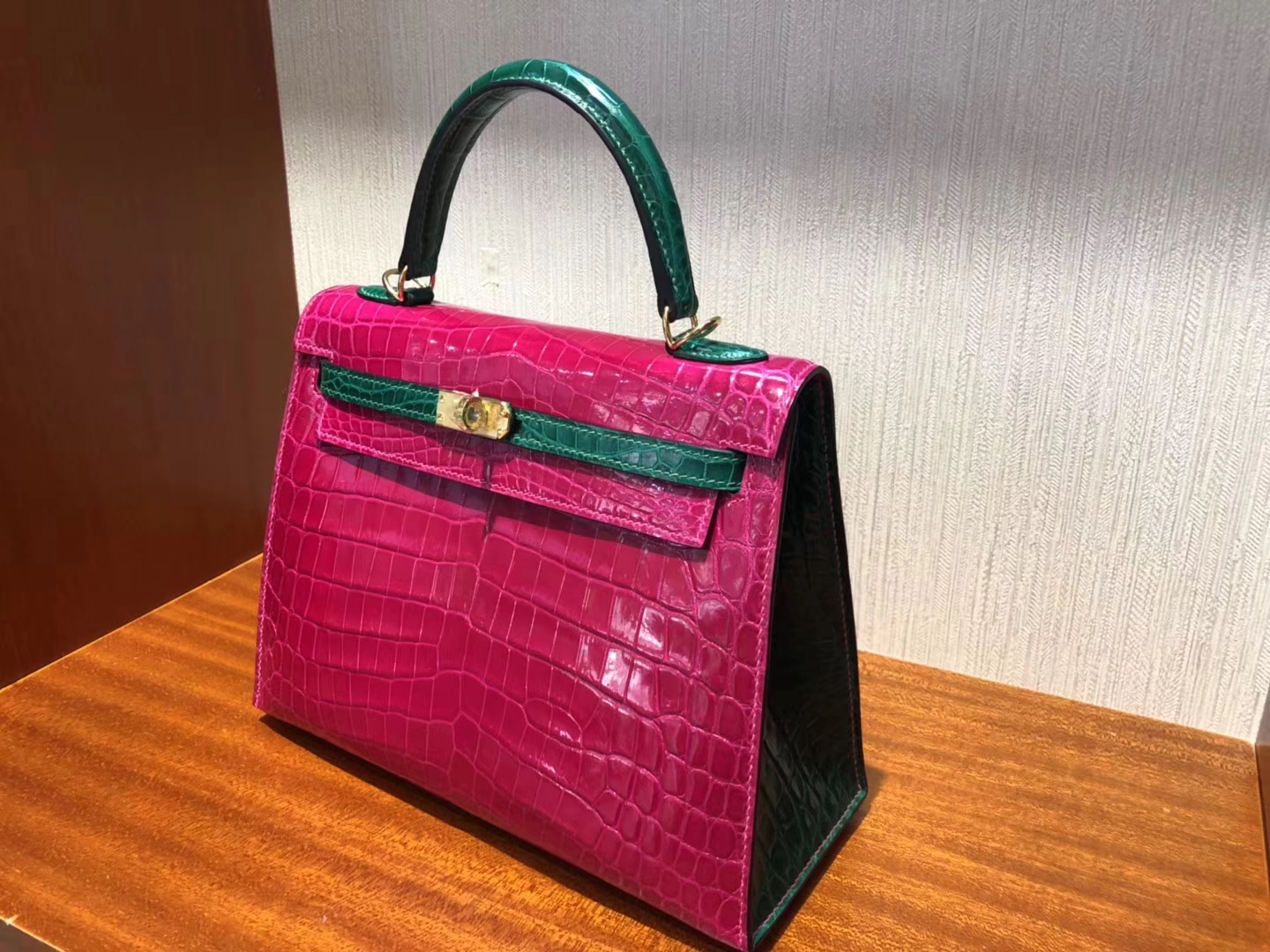 Pretty Hermes J5 Rose Scheherazade/6Q Emerald Green Shiny Crocodile Kelly25CM Handbag