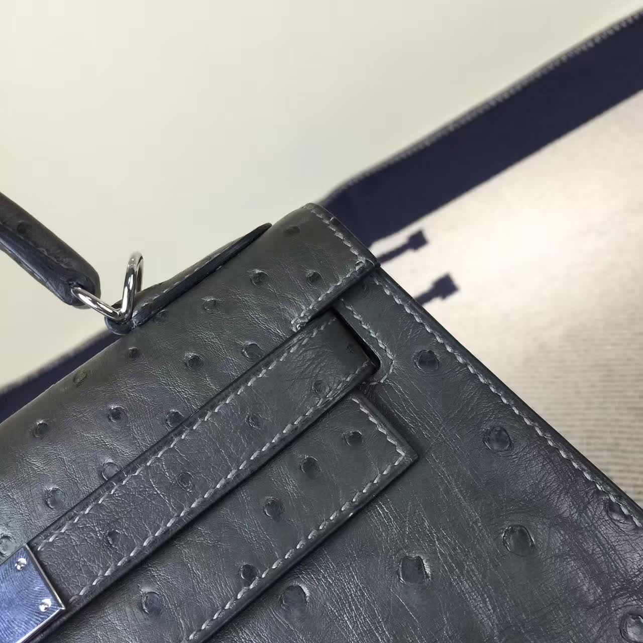 Hand Stitching Hermes Ostrich Leather Kelly Bag28CM in 8F Etain Grey
