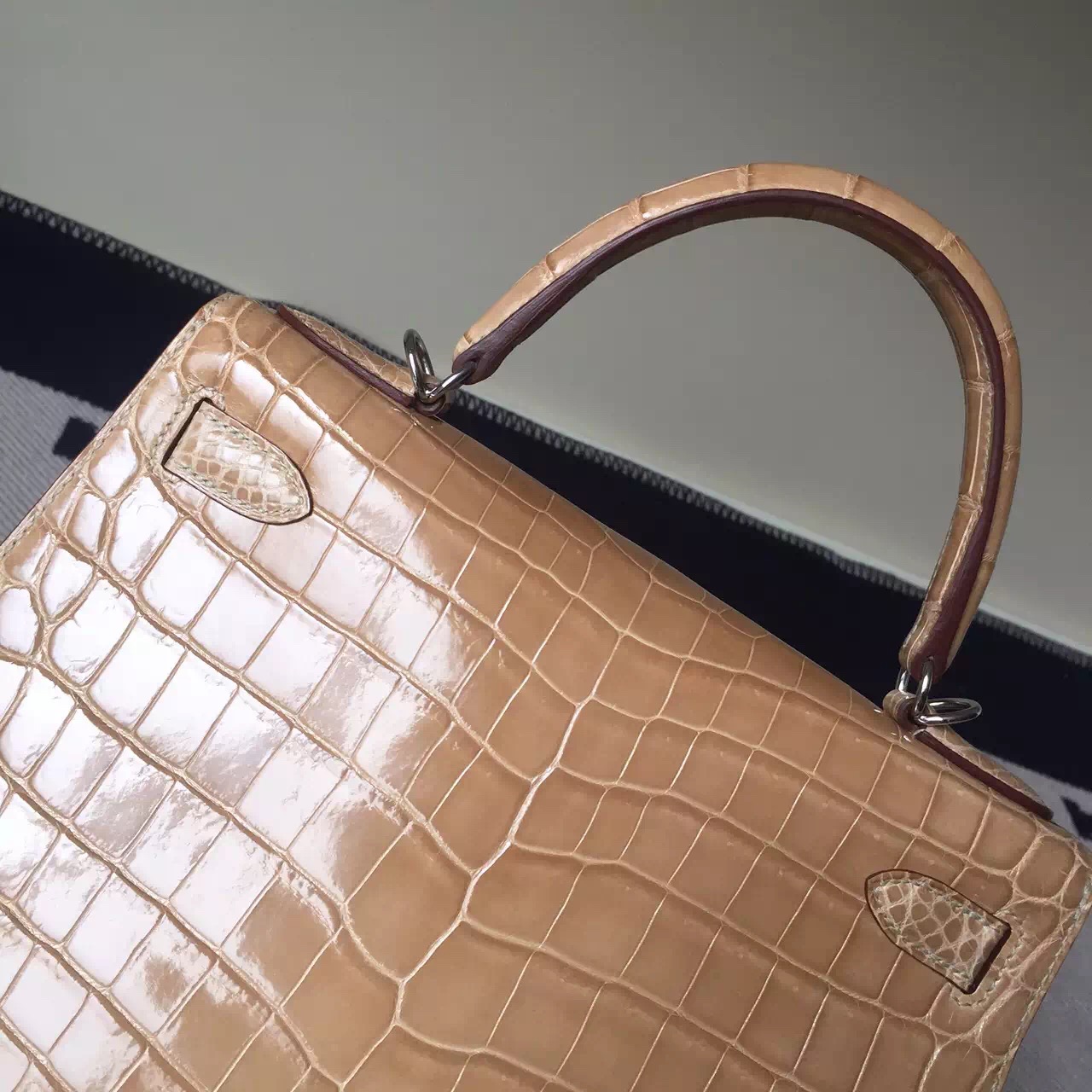 New Arrival Hermes Apricot Crocodile Shiny Leather Kelly Bag28CM