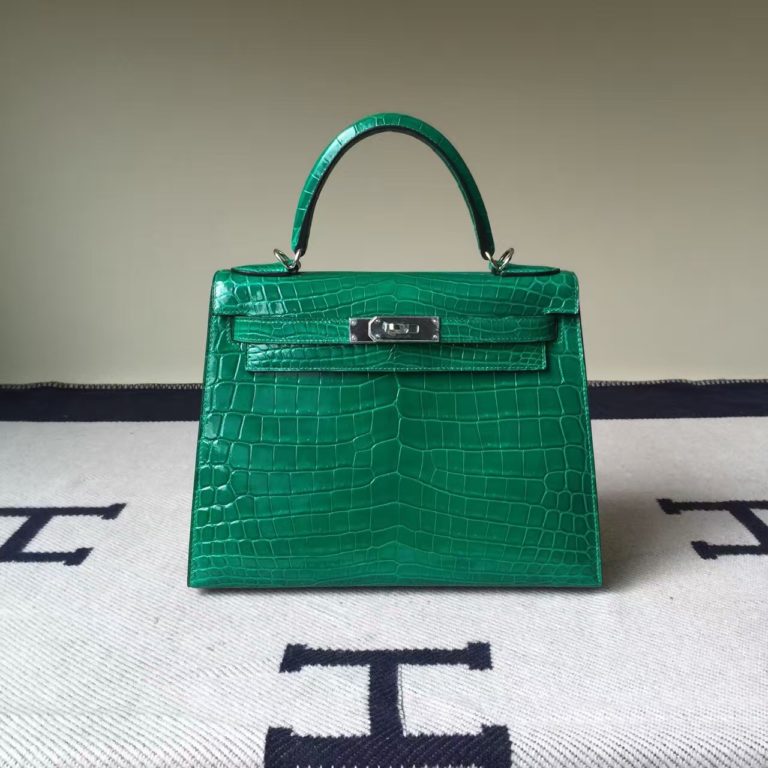 Hermes Crocodile Shiny Leather Sellier Kelly Bag 28CM in 6Q Emerald Green