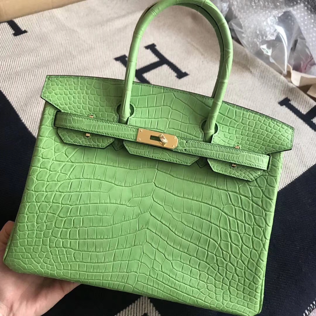 Luxury Hermes 6V Laurel Green Crocodile Matt Birkin30CM Bag Gold Hardware
