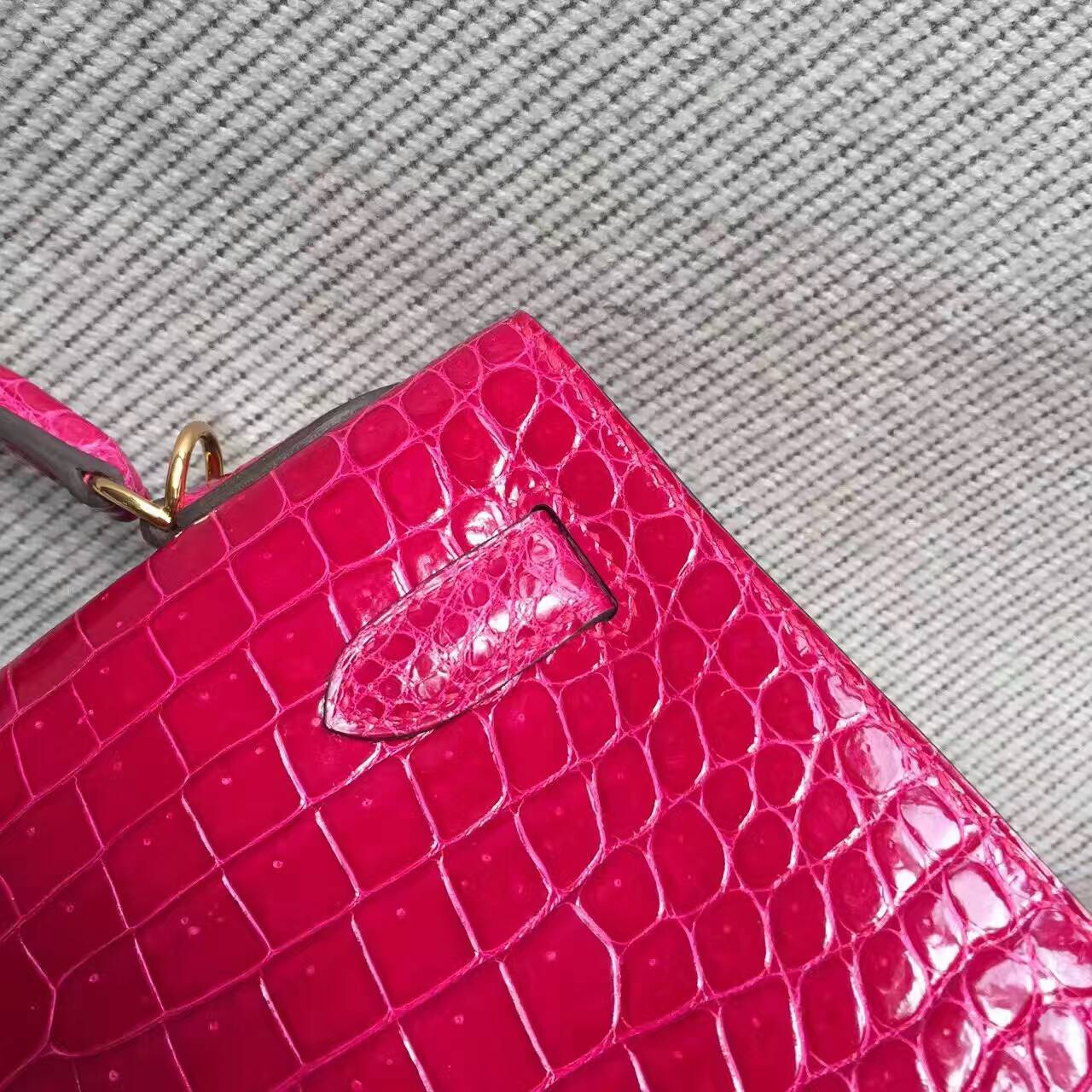 Noble Hermes Crocodile Shiny Leather Kelly Bag32cm in  J5 Rose Scheherazade