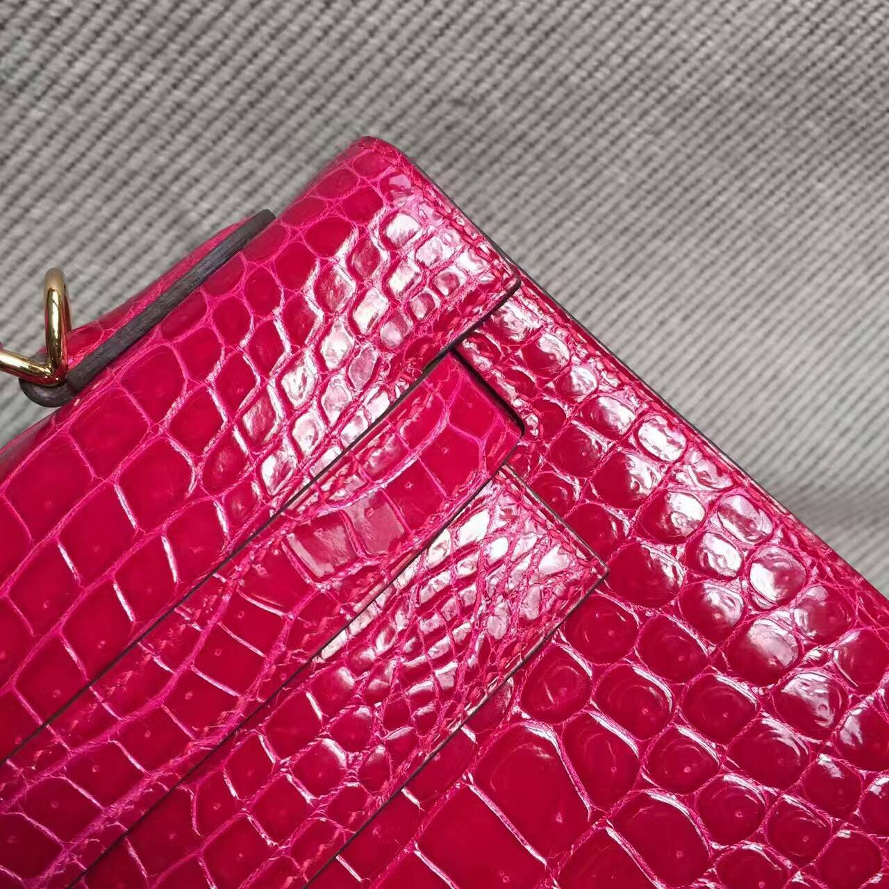 Noble Hermes Crocodile Shiny Leather Kelly Bag32cm in  J5 Rose Scheherazade