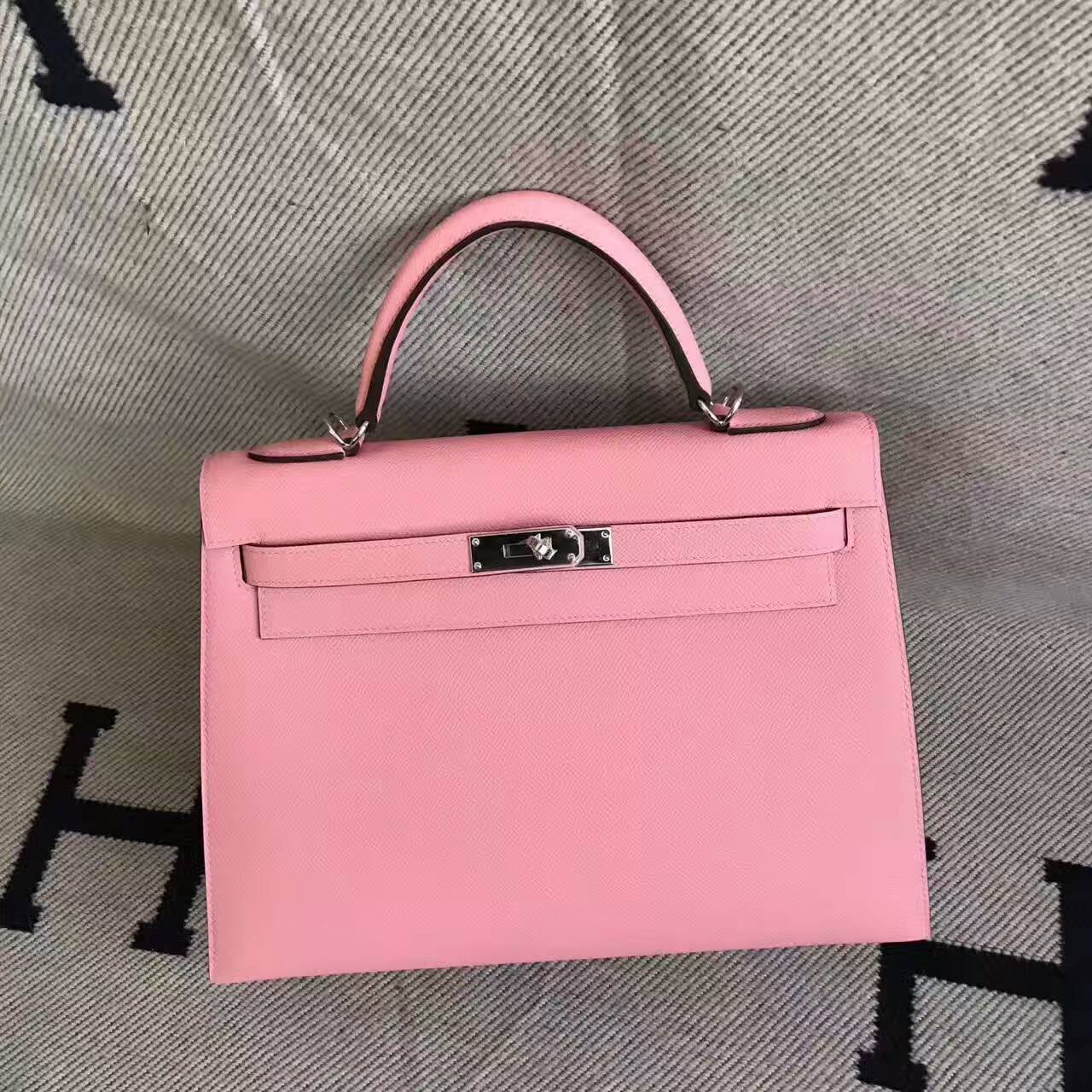 New Pretty Hermes Kelly32cm Handbag in 1Q Rose Confetti Epsom Leather