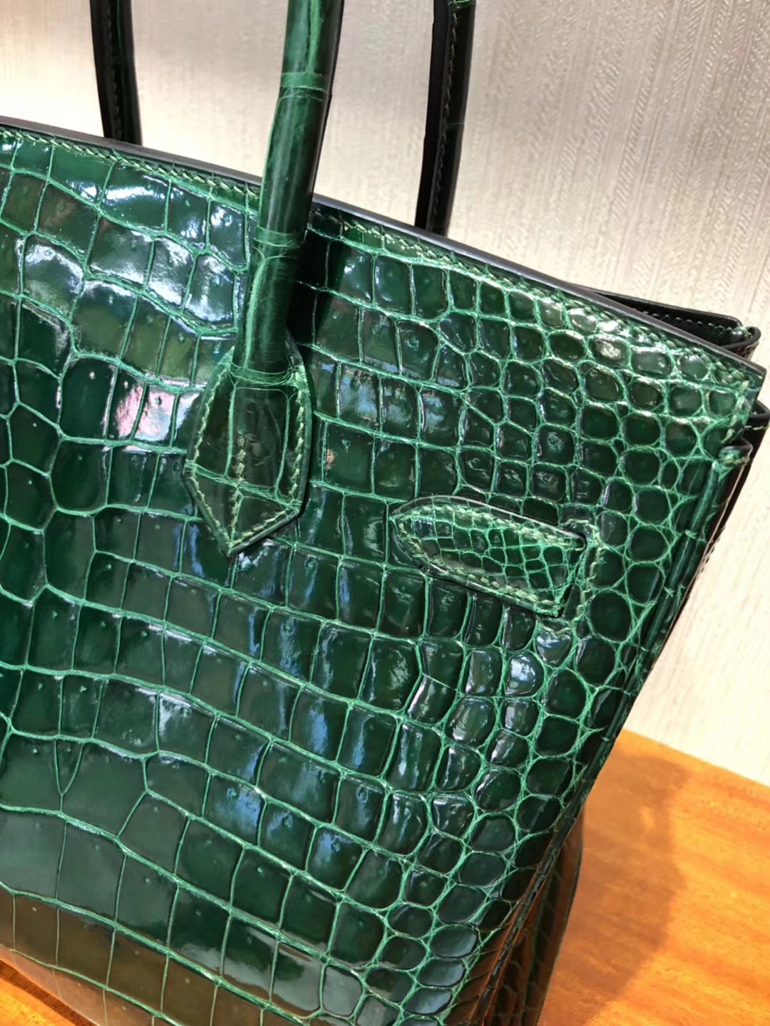 High Quality Hermes Shiny Crocodile Leather Birkin30CM Bag in CK67 Vert Fonce