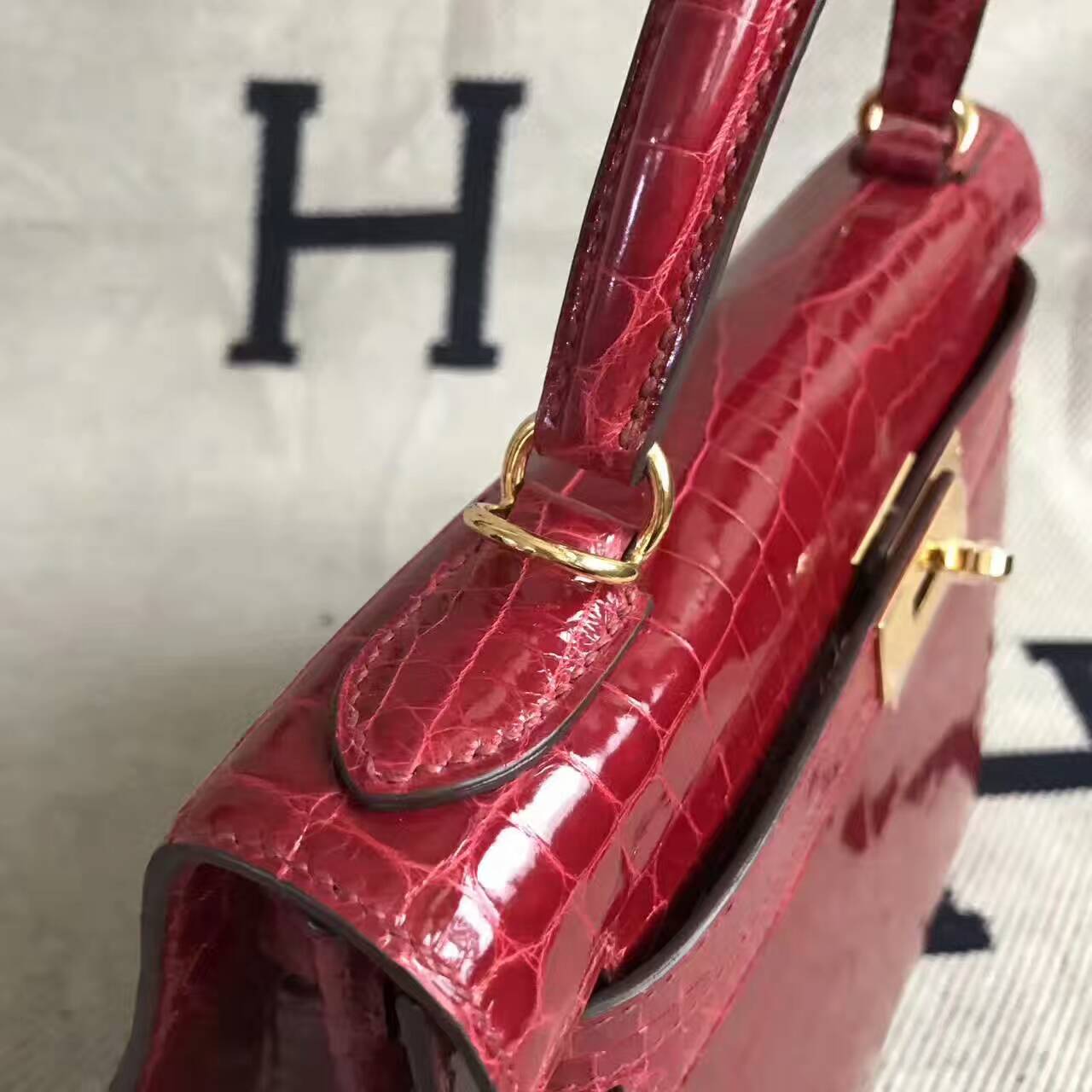Wholesale Hermes CK55 Rouge Hermes Crocodile Shiny Leather Kelly Bag 28CM