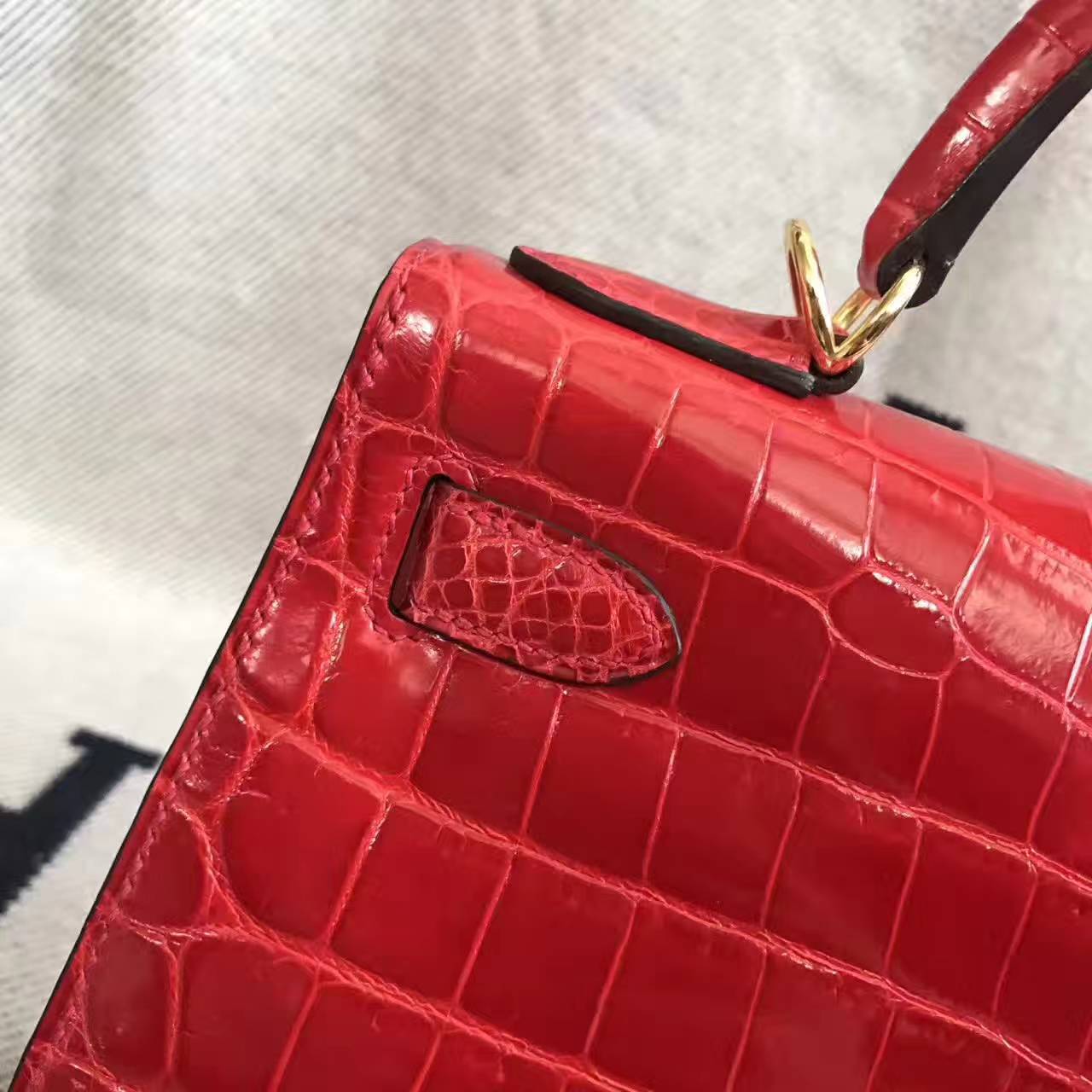 Hand Stitching Hermes Crocodile Shiny Leather Kelly 28cm in CK95 Braise