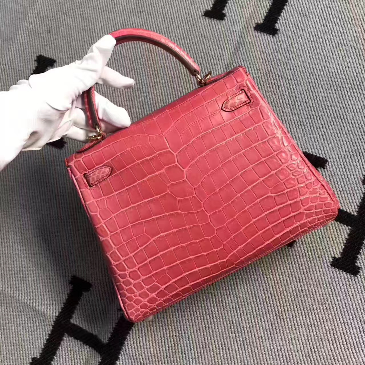 Discount Hermes Rose Peach Crocodile Matt Leather Retourne Kelly Bag28CM