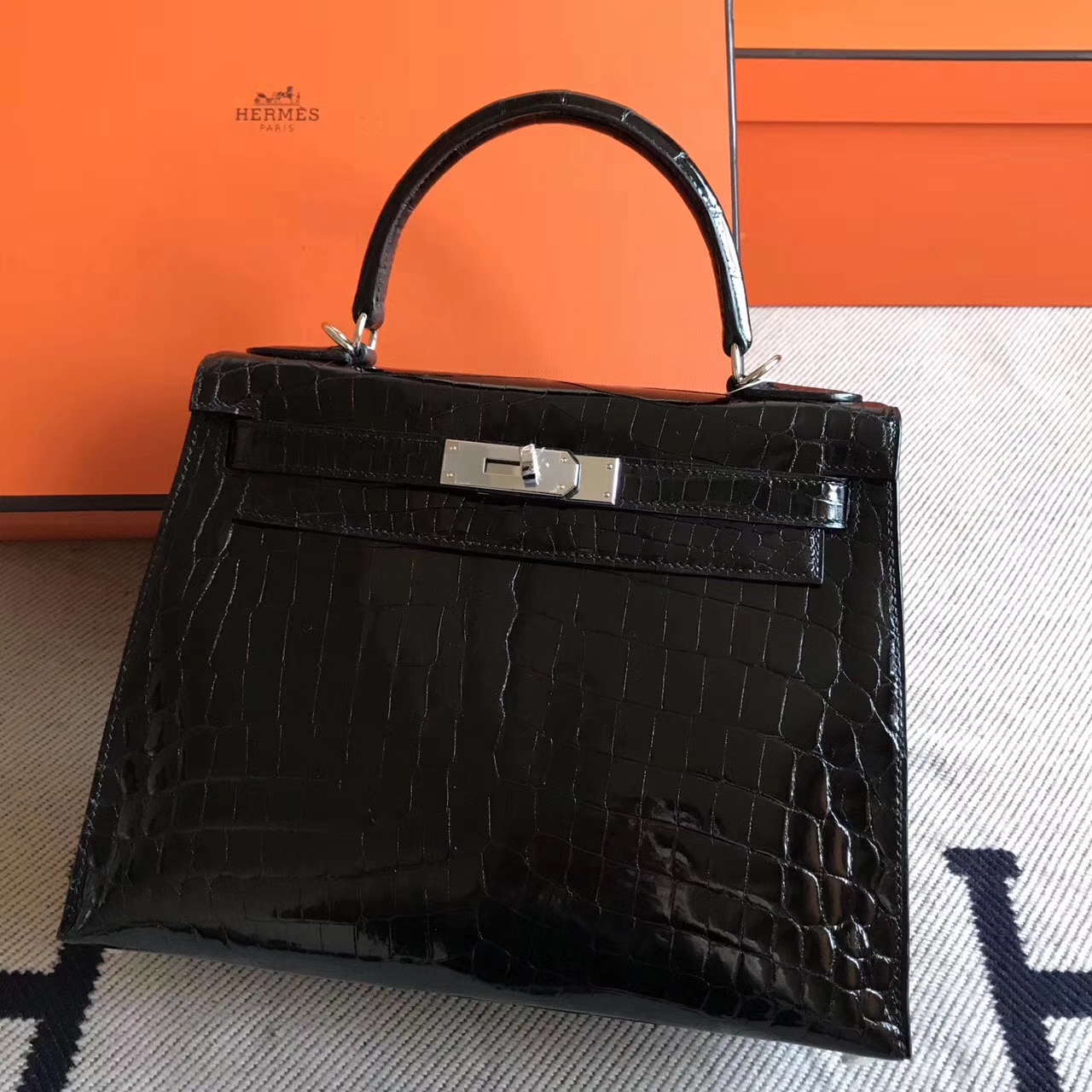 Hermes Kelly28cm Bag in CK89 Black Crocodile Shiny Leather Silver Hardware