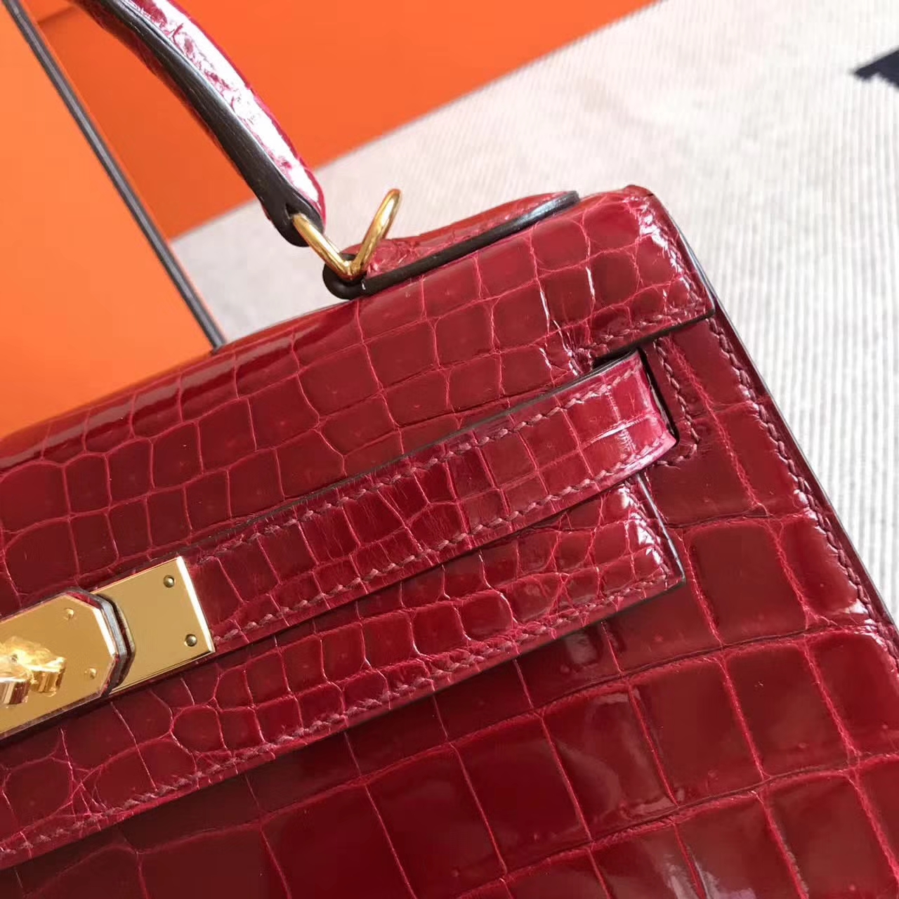 Pretty Herms CK55 Rouge H Crocodile Shiny Leather Kelly Bag 28cm Gold Hardware