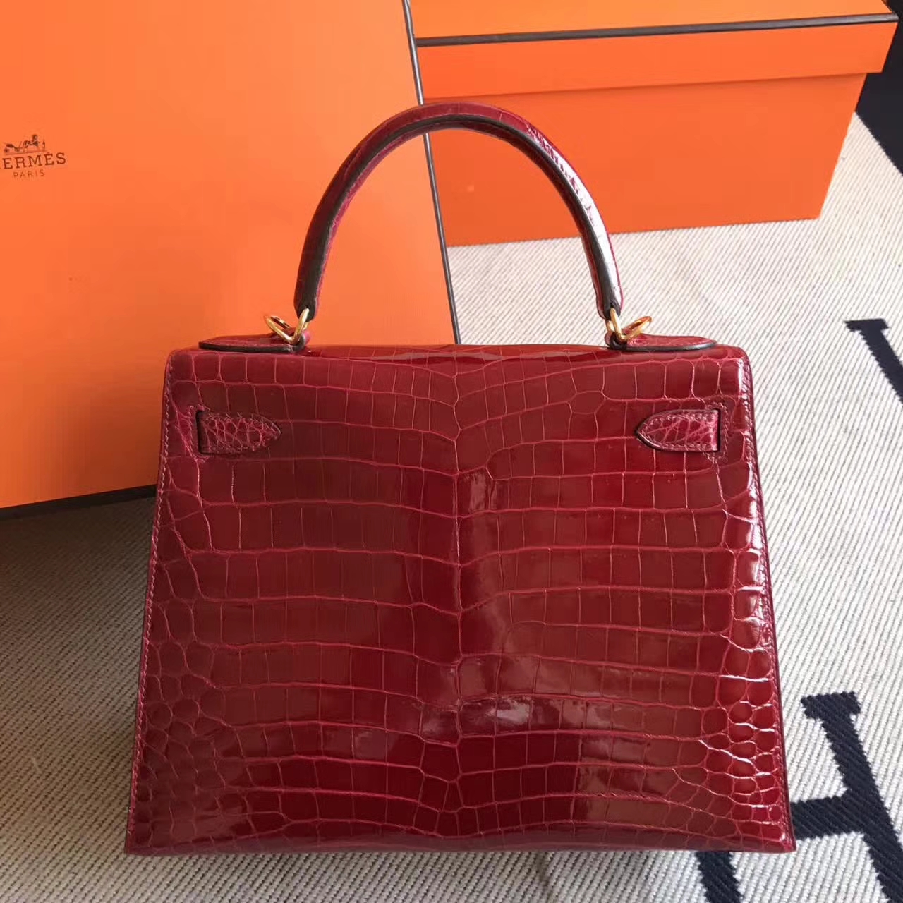 Pretty Herms CK55 Rouge H Crocodile Shiny Leather Kelly Bag 28cm Gold Hardware