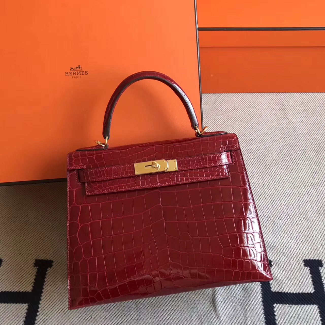 Pretty Herms CK55 Rouge H Crocodile Shiny Leather Kelly Bag 28cm Gold Hardware