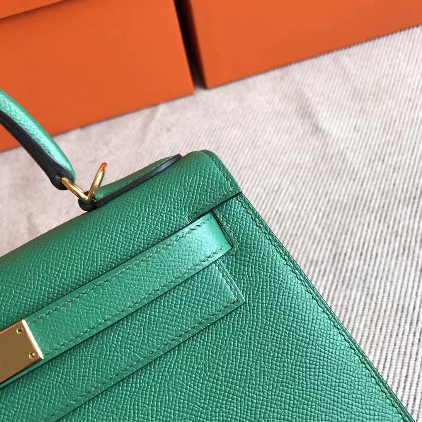 Cheap Hermes Epsom Leather Kelly Bag 28cm in U4 Mint Green Gold Hardware