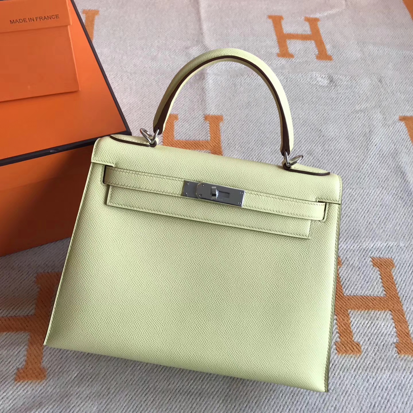 New Arrival Hermes Epsom Calfskin Kelly28cm Bag in 1Z Jaune Poussin