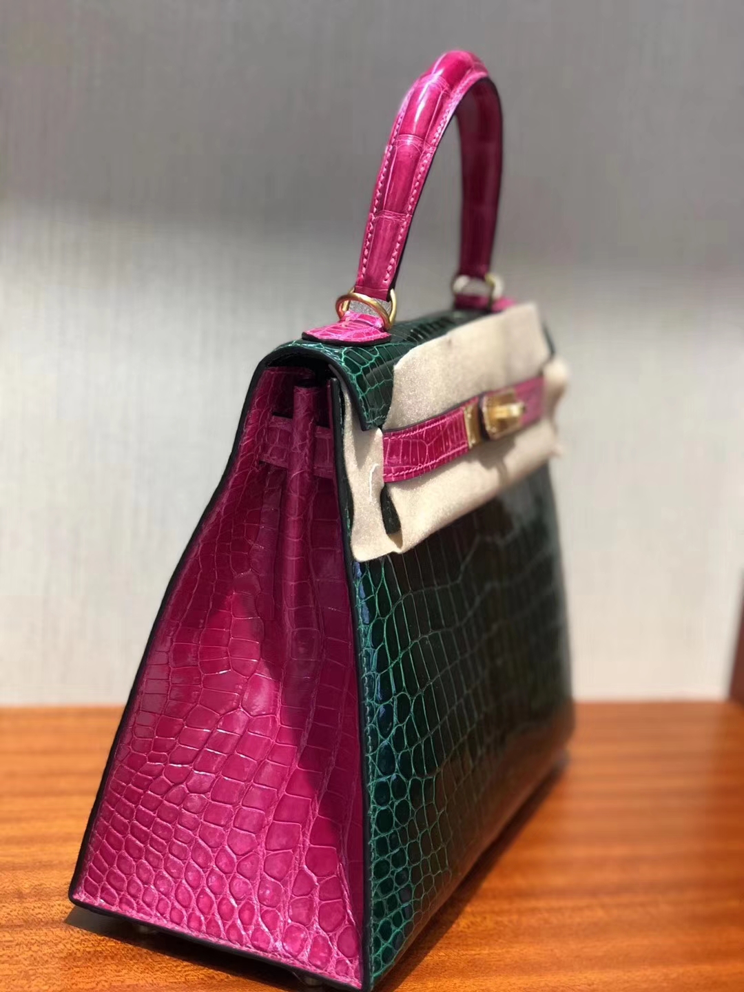 Luxury Hermes CK67 Vert Fonce/J5 Rose Scheherazade Shiny Crocodile Kelly28CM Bag