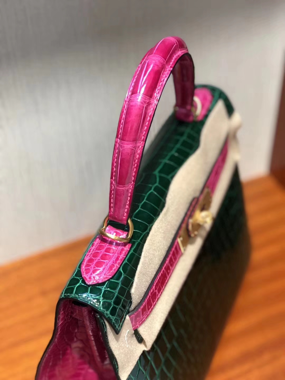 Luxury Hermes CK67 Vert Fonce/J5 Rose Scheherazade Shiny Crocodile Kelly28CM Bag