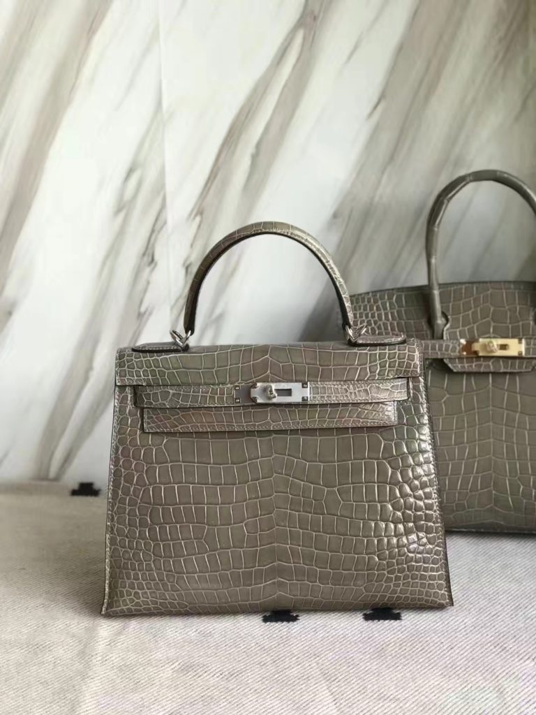 Hermes Shiny Crocodile Leather Kelly 28CM Bag in C81 Gris Tourterelle