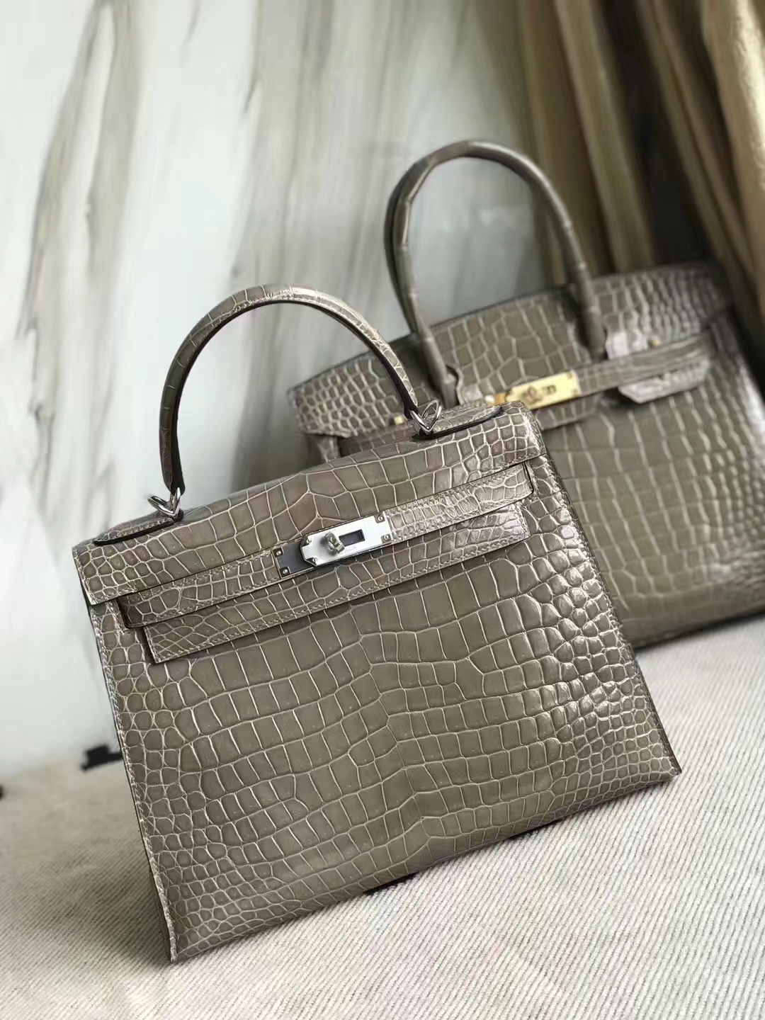 Fashion Hermes Shiny Crocodile Leather Kelly28CM Bag in C81 Gris Tourterelle