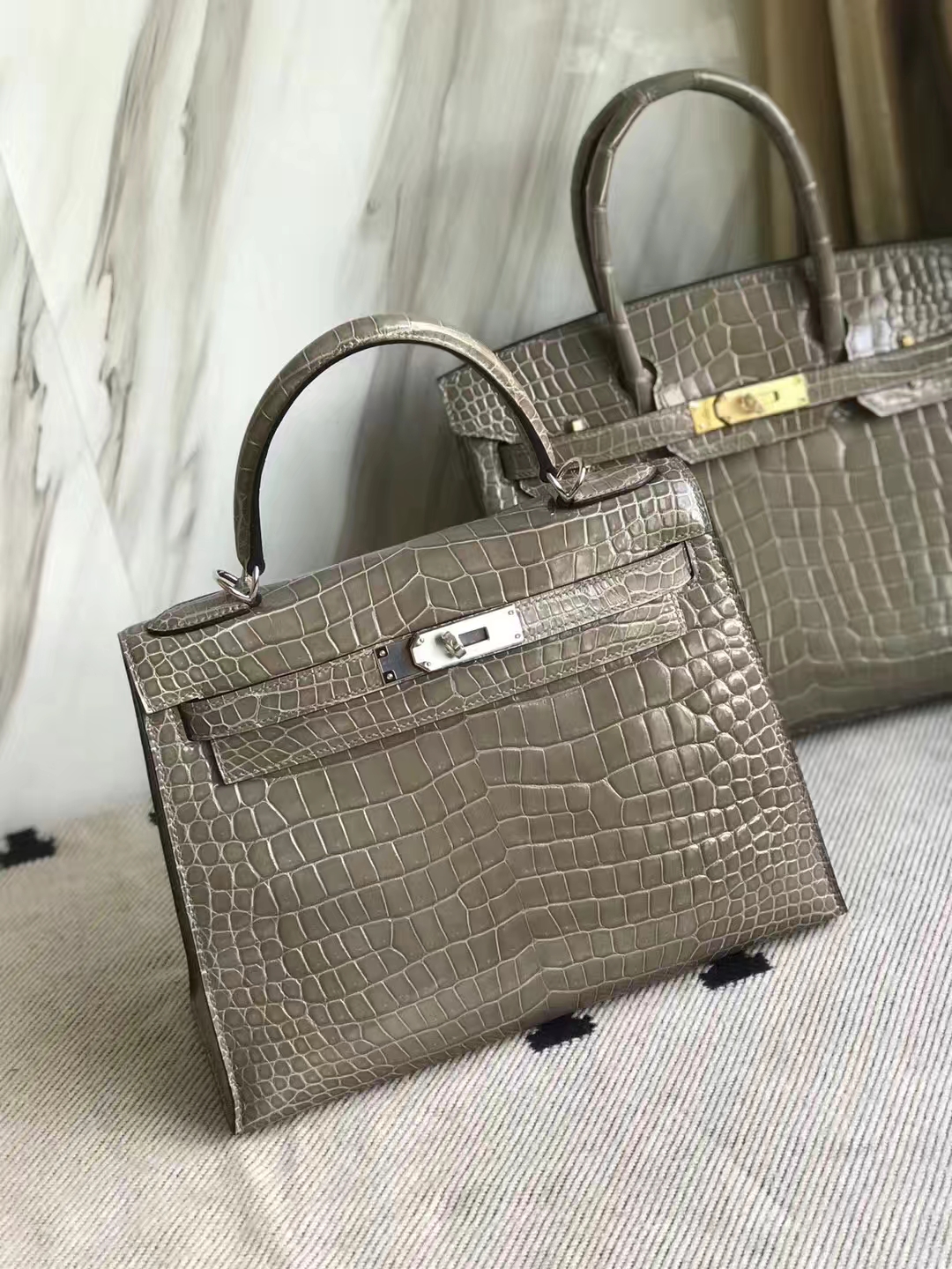 Fashion Hermes Shiny Crocodile Leather Kelly28CM Bag in C81 Gris Tourterelle